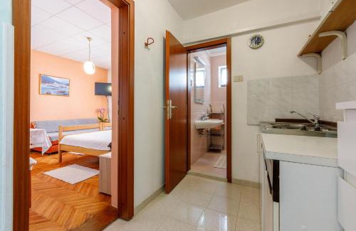 Crikvenica Apartment | Apartment Antic S