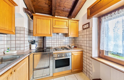 Pieve di Cadore Apartment | Apartment 'Appartamento Primo Piano 2' with Mountain View, Private Terrace and Wi-Fi