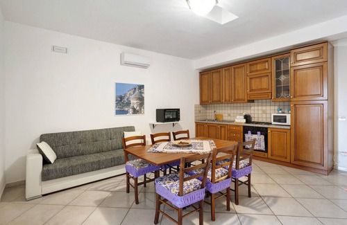 Nerano Apartment | Apartment 'Appartamento Amalfi' with Sea View, Wi-Fi and Air Conditioning