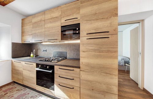 Padola Apartment | Apartment 'Appartamento Bucaneve' with Mountain View and Wi-Fi