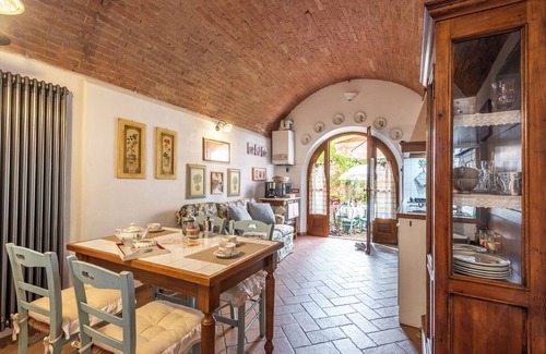 lsola d'Arbia Apartment | Apartment 'Appartamento Il Mulino' with Private Garden and Wi-Fi