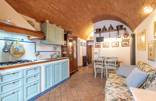 lsola d'Arbia Apartment | Apartment 'Appartamento Il Mulino' with Private Garden and Wi-Fi