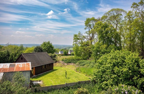 Pabu Apartment | Apartment 'Appartement Centre Bretagne' with Private Garden