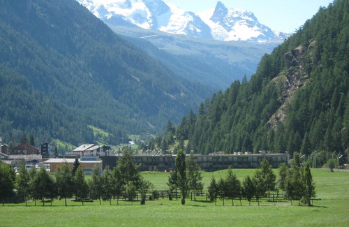 Taesch Apartment | Apartment at the gateway to the glacier world of Zermatt