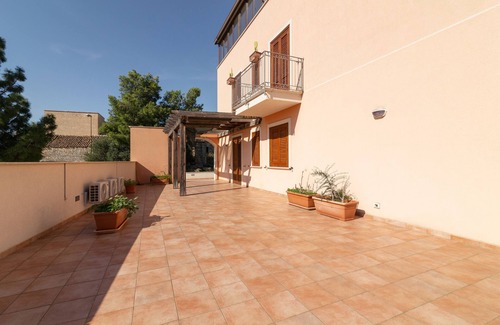 Custonaci Apartment | Apartment "Attico Custonaci" with Terrace & Wi-Fi