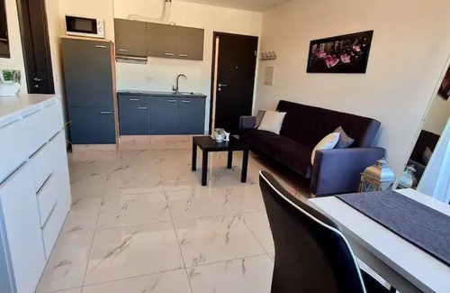 Abensberg Apartment | Apartment 'Autunno Nummer 5' with Balcony and Wi-Fi
