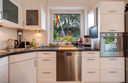 Limburg an der Lahn Apartment | Apartment "Bettersleepat8" with Shared Terrace & Wi-Fi