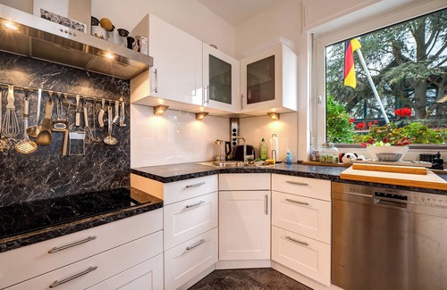 Limburg an der Lahn Apartment | Apartment "Bettersleepat8" with Shared Terrace & Wi-Fi