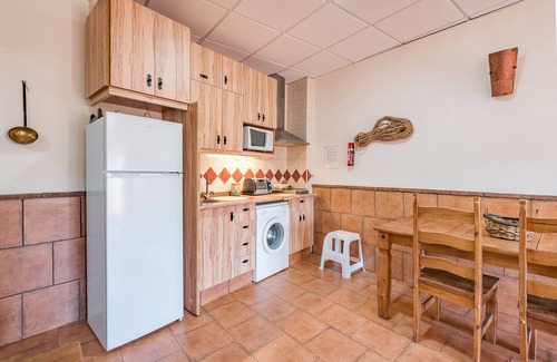 Jerez del Marquesado Apartment | Apartment 'Barranco' with Mountain View, Shared Terrace and Wi-Fi