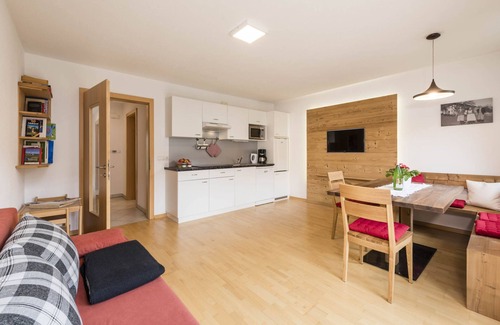 Feldthurns Apartment | Apartment 'Bachmannhof Thymian' with Mountain View, Shared Pool and Wi-Fi