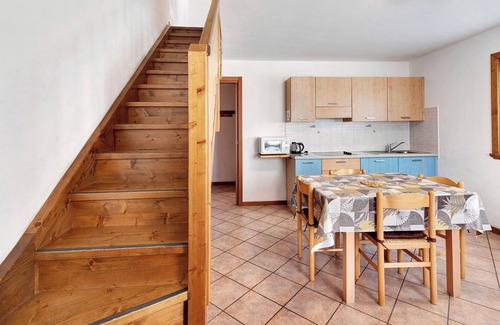 Trepalle Apartment | Apartment "Bait del Pont 56" with Mountain View, Wi-Fi, Balcony & Garden