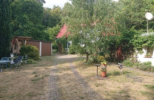 Liepe Apartment | Apartment 'Behling 1 with Terrace' with Shared Terrace, Communal Garden and Wi-Fi