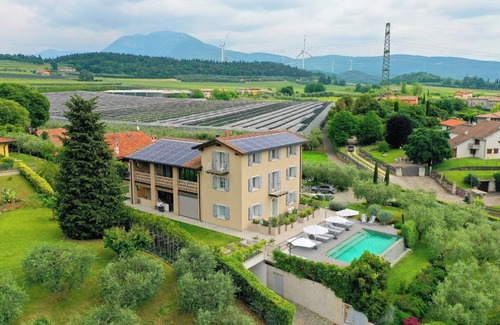 Affi Apartment | Apartment 'Biancaleo Colibrì' with Shared Pool, Shared Garden and Wi-Fi