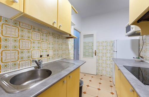 Almeria Apartment | Apartment 'Bilbao 22 Comodo' with Sea View and Air Conditioning