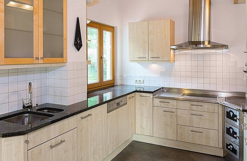 Madonna di Senales Apartment | Apartment 'Brugghof Brugg' with Mountain View, Balcony and Wi-Fi