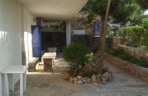Marmari Apartment | apartment by the sea