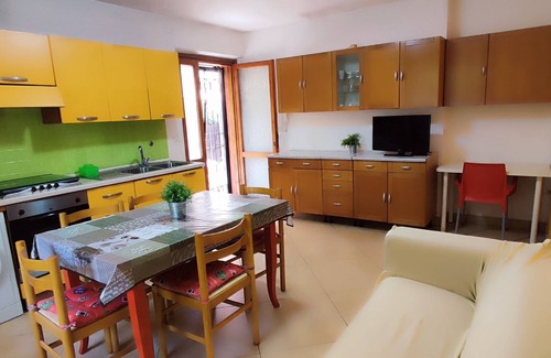 Marina Centro Apartment | Apartment by the sea with garden, beach included