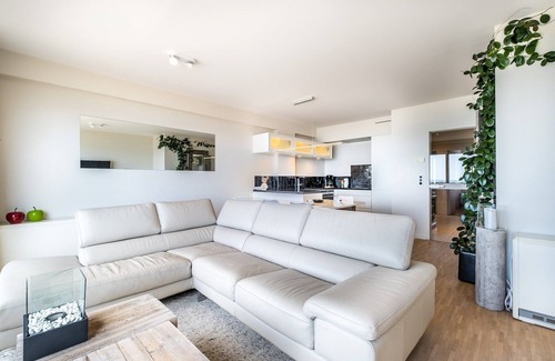 Koksijde-Bad Apartment | Apartment by Zeedijk with Sea View