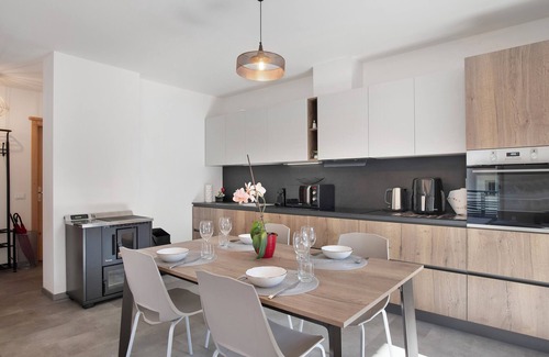 Fraviano Apartment | Apartment 'Cà Dei Nane' with Mountain View, Balcony and Wi-Fi