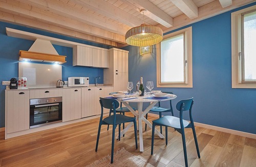 Lignano Sabbiadoro Apartment | Apartment 'Ca' Marano Ocean' with Shared Pool, Wi-Fi and Air Conditioning