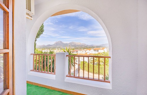El Albir Apartment | Apartment 'Calú' with Mountain View, Wi-Fi and Air Conditioning