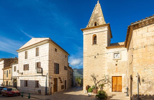 Moscari Apartment | Apartment 'Can Roses' with Private Terrace, Wi-Fi and Air Conditioning