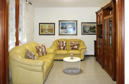 Passarella di Sotto Apartment | Apartment Casa Consuelo by Interhome