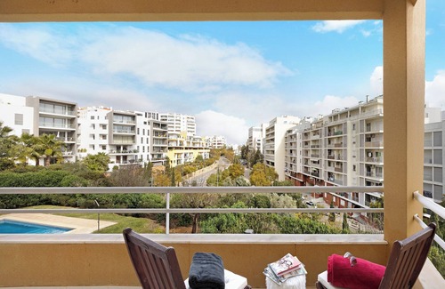 Praia da Rocha Apartment | Apartment 'Casa Danúbio' with Shared Pool, Wi-Fi and Air Conditioning