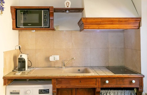 Piombino Apartment | Apartment Casa del Pescatore with Sea View, Air Conditioning and Wi-Fi