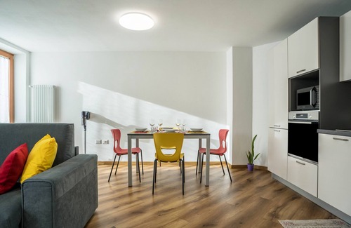 Mezzana Apartment | Apartment 'Casa Luca Mezzana' with Mountain View, Balcony and Wi-Fi