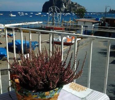 Ischia Porto Apartment | Apartment Casa spiaggia