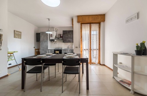 Bussolengo Apartment | Apartment 'Casa Vacanze Elma' with Shared Garden and Balcony
