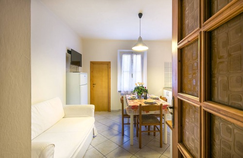 Campo nell'Elba Apartment | Apartment "Casale al Mare Cm4" in a Country House with Garden