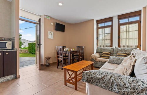 Rinlo Apartment | Apartment 'Cetareas 1' with Garden, Barbecue and Wi-Fi