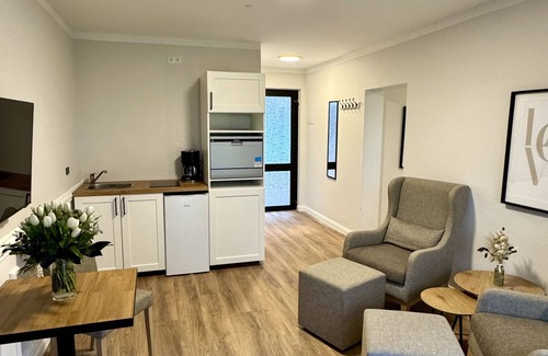 Malente Apartment | Apartment-Comfort-Ensuite with Shower-Garden view