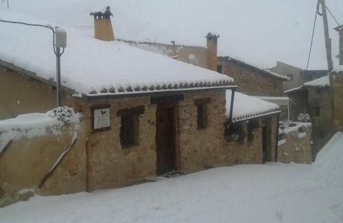 Ejulve Apartment | Apartment-Cottage-Ensuite with Shower-Los Pajarcicos- El Lucero