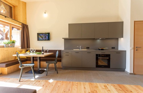 Fie allo Sciliar Apartment | Apartment "Daimlhof Ferienwohnung Lärchenzweig" with Mountain View, Garden, Balcony & Wi-Fi