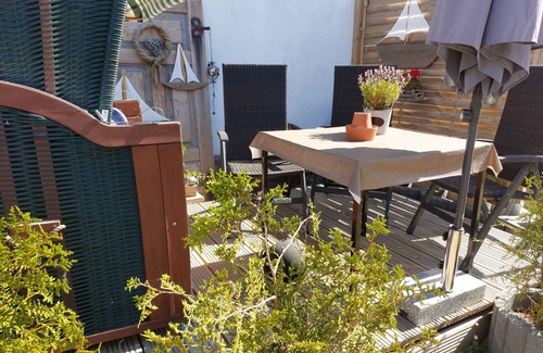 Reinberg Apartment | Apartment 'Ferienhaus Pomerania Möwennest' with Private Terrace, Wi-Fi and Air Conditioning