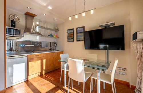 Pradollano Apartment | Apartment 'Diseño A Pie De Pista' with Mountain View and Wi-Fi