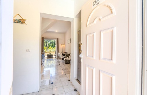 Agios Gordios Apartment | Apartment 'Doliva Chris' with Private Pool, Mountain View, Wi-Fi and Air Conditioning
