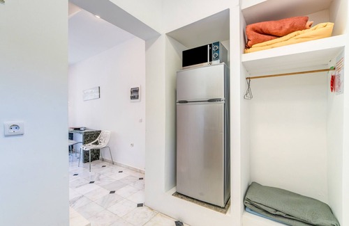 Agios Gordios Apartment | Apartment 'Doliva Chris' with Private Pool, Mountain View, Wi-Fi and Air Conditioning