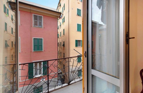 Genoa Apartment | Apartment 'Dolphin House' with Balcony and Wi-Fi