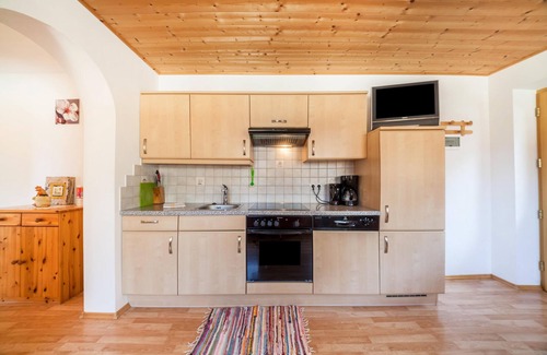 Moso in Passiria Apartment | Apartment "Egarthof Alpenrose" with Mountain View, Balcony & Garden