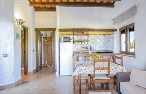 Barbate Apartment | Apartment 'El Pino' with Shared Pool, Air Conditioning and Wi-Fi