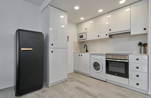 Velilla-Taramay Apartment | Apartment 'El Rompeolas' with Sea Views and Wi-Fi