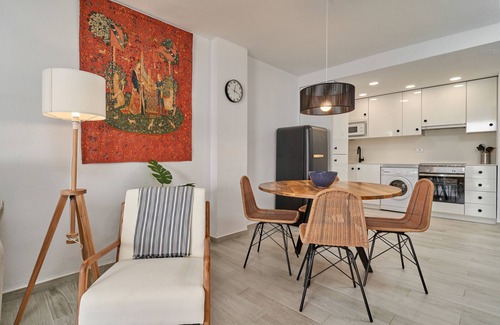 Velilla-Taramay Apartment | Apartment 'El Rompeolas' with Sea Views and Wi-Fi