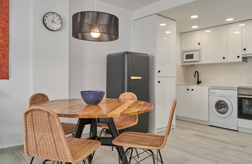 Velilla-Taramay Apartment | Apartment 'El Rompeolas' with Sea Views and Wi-Fi