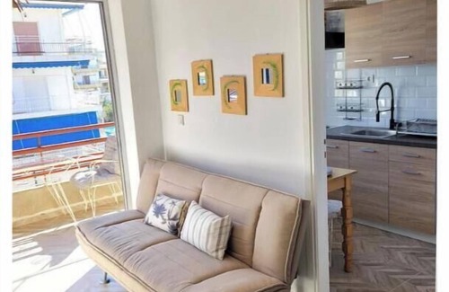 Loutraki Apartment | Apartment 'Elite 7' with Balcony, Wi-Fi and Air Conditioning