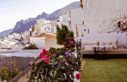 Albanchez de Magina Apartment | APARTMENT WITH YACUZZI