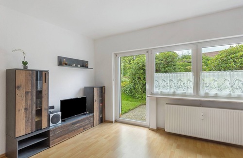 Hochwaldhausen Apartment | Apartment 'Eva' with Private Terrace, Shared Garden and Wi-Fi